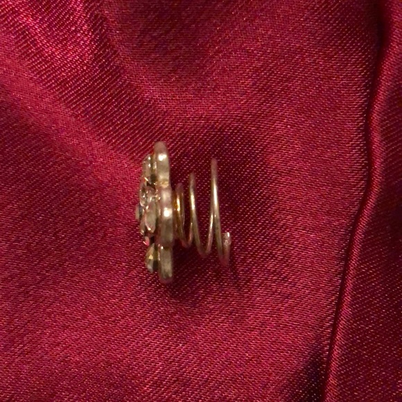 SOLD ๐ Jewel flower hair accessories and clips - Picture 3 of 5